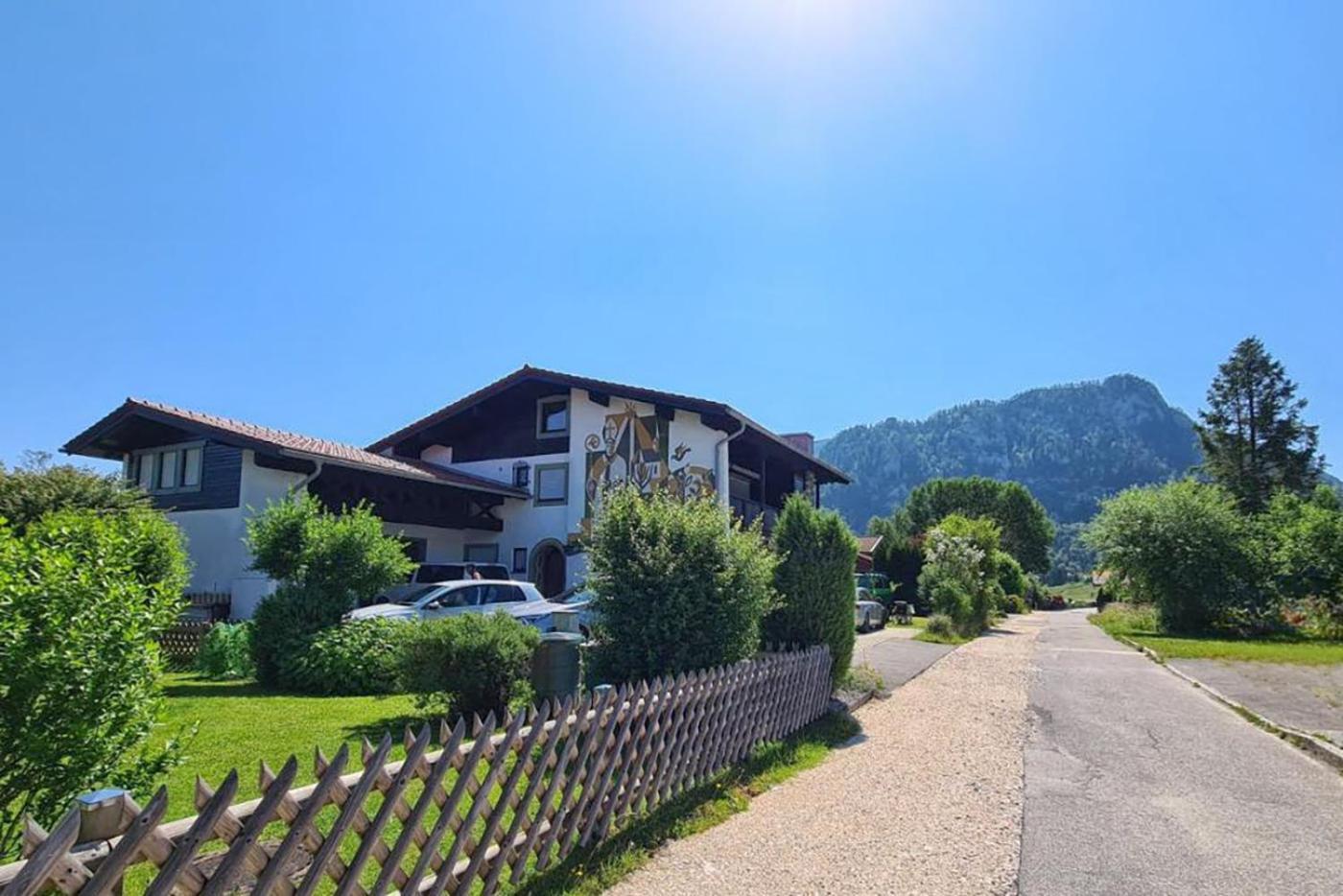 Gemuetliche Ferienwohnung Mit Terrasse Und Bergblick Inzell Exterior foto